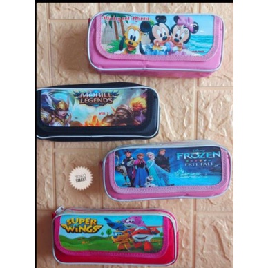 

TEMPAT PENSIL KARAKTER /KOTAK PENSIL KAIN RESLETING /TEPAK PENSIL KAIN RESLETING