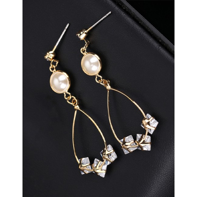 LRC Anting Tusuk Fashion Real Gold Alloy Rhinestone Pearl Geometric Stud Earrings F79757
