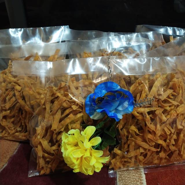 

Kue Bawang / Stick Bawang NO PENGAWET (4 BUNGKUS)