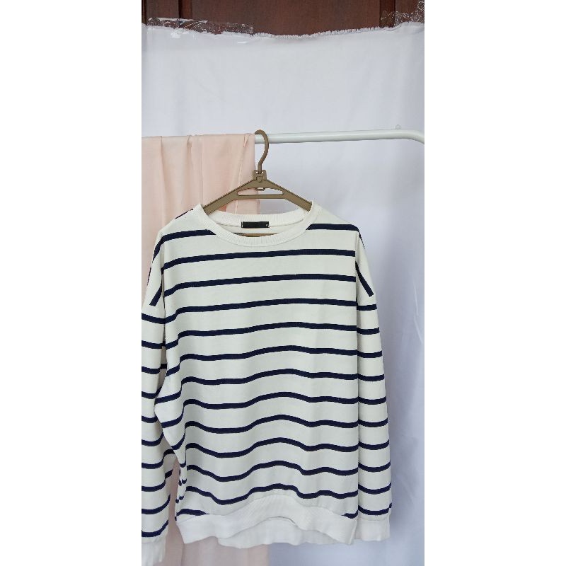 THRIFT CREWNECK GARIS LENGAN BALON