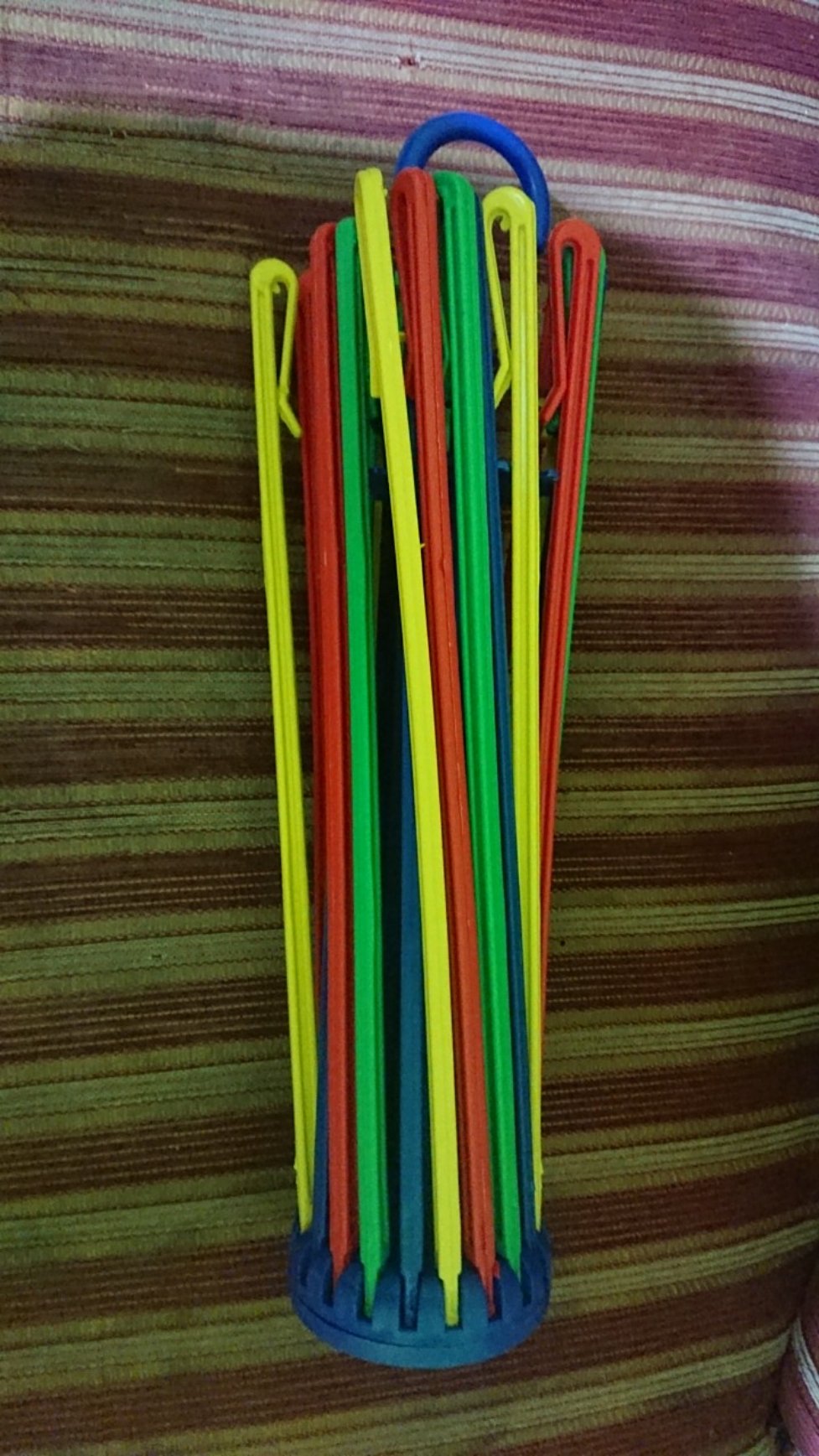 Folding Hanger  20 Stick Dan 24 Stick