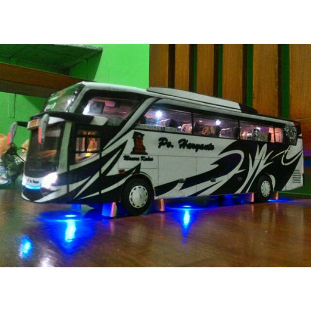 Miniatur Bus Po.Haryanto "Golden Ratio"