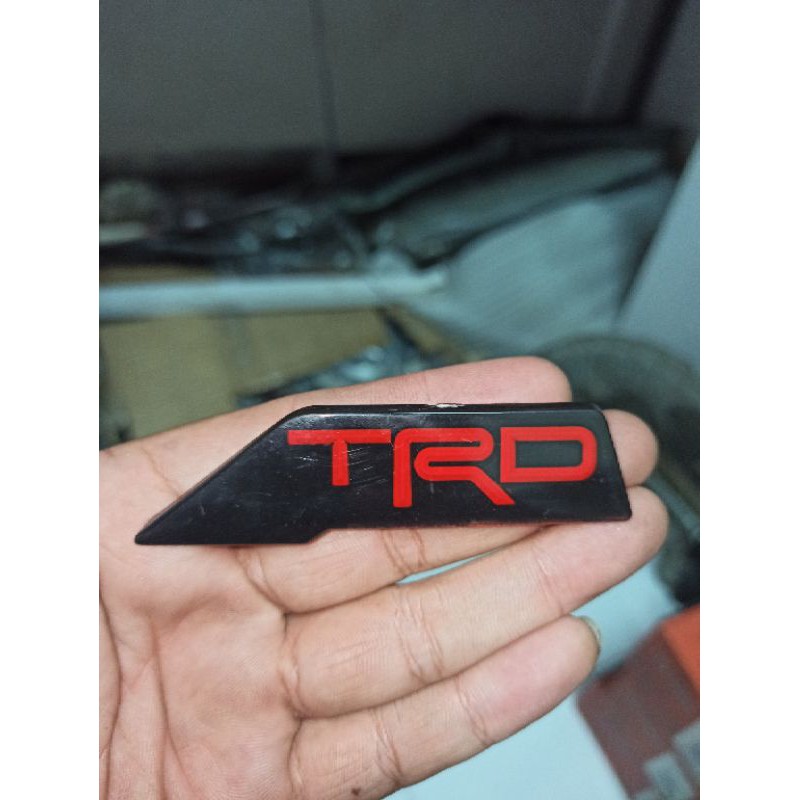 Emblem TRD Grill Depan Fortuner 2020