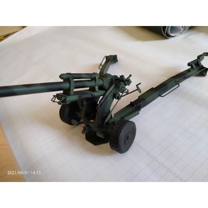 miniatur meriam LG1 MK2 105mm