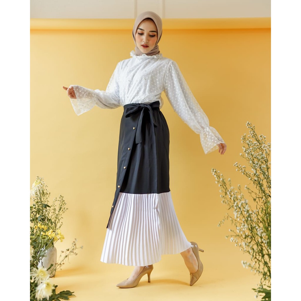 BISA COD / Uniqlo Skirt Rok Wanita 2 Tone / rok plisket panjang