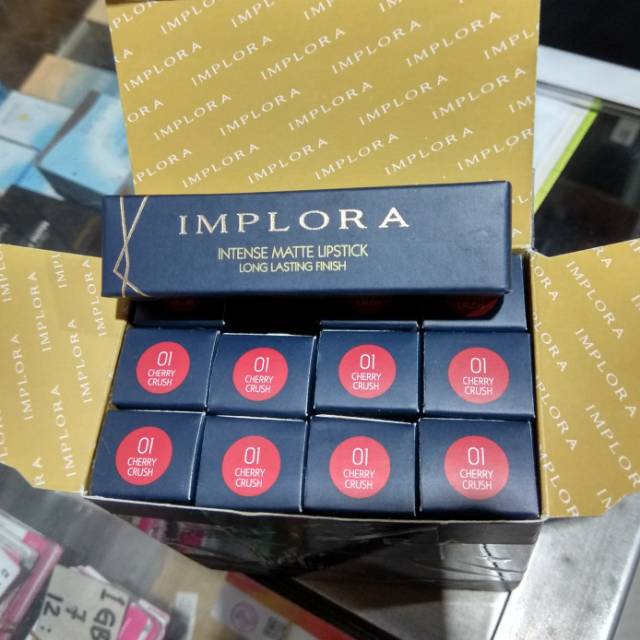 Implora intense matte lipstik no.1 (Cherry Crush)