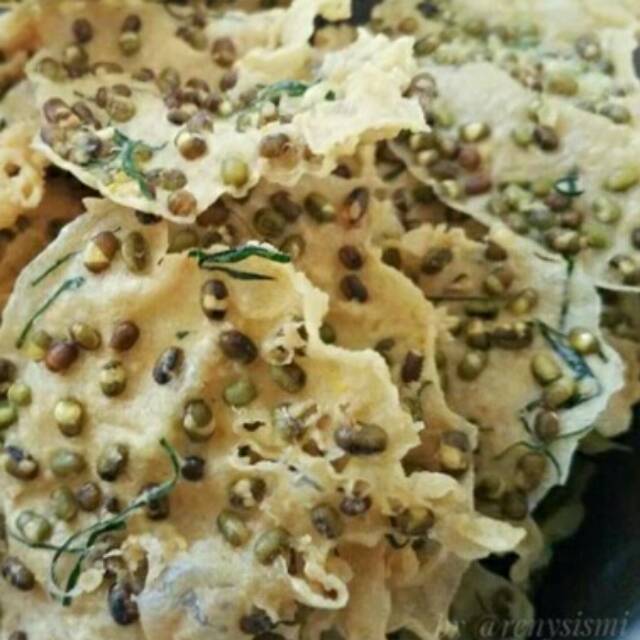 

Peyek kacang ijo