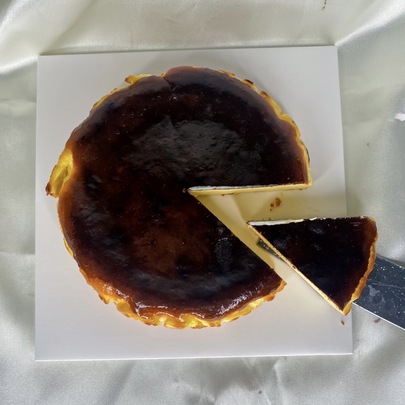 

Burnt Cheesecake / Basque Burnt Cheesecake Original