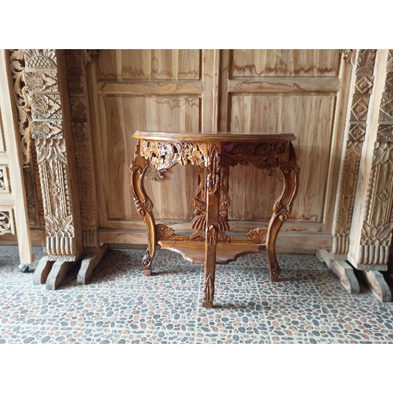 Mebel meja setengah lingkaran ukir