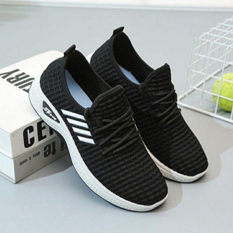 Sepatu Wanita Sepatu Sneakers Wanita Import Sepatu Sport Cewek Terbaru Kekinian Olahraga Senam Snikers Casual Keren-Hitam
