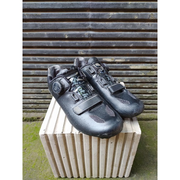 sepatu cleat santic 40 untuk roadbike mtb second bekas