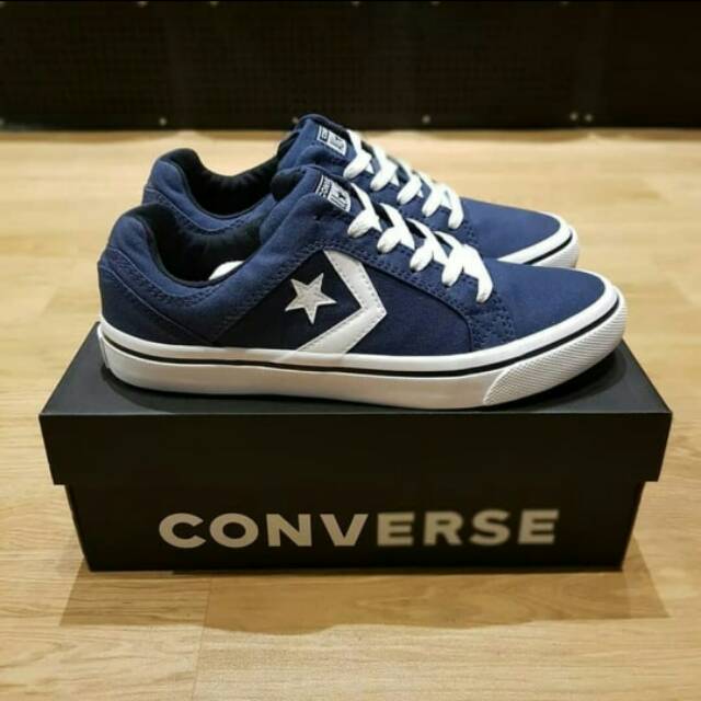 converse el distrito naval