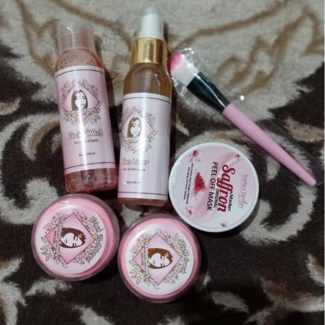 Download Cream S A Premium Beauty Shopee Indonesia PSD Mockup Templates