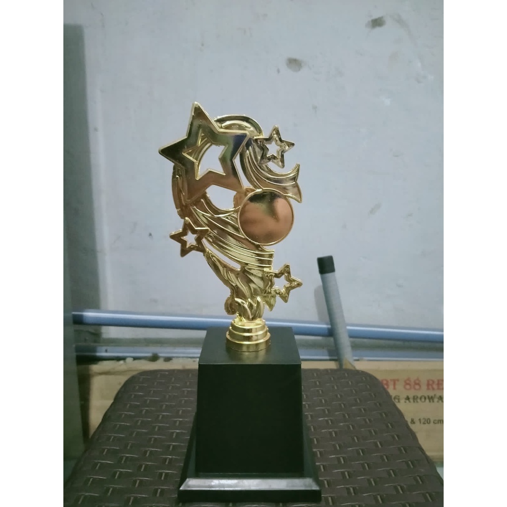 

Piala Lomba Figur06