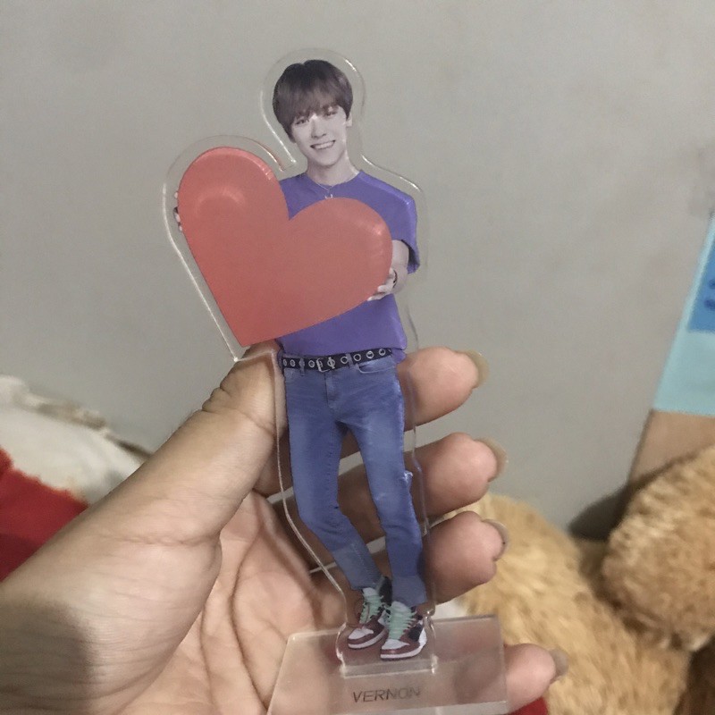 Standee vernon seventeen