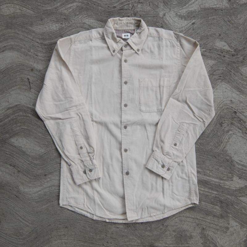 kemeja corduroy Uniqlo corduroy shirt S-M