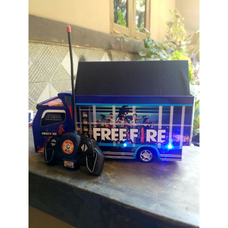 Miniatur Truck Oleng Remote Control Motif FREEFIRE TAYO DORAEMON