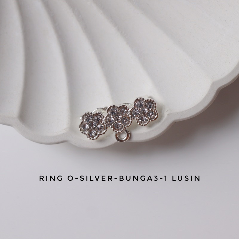 1 Lusin / 12 Pcs Bros Dagu Ring O Lusinan Part 3 Bros Dagu Warna Silver Bros Mini Bros Kecil Bros Jilbab Bros Hijab Bros Daily Bros Simple Bros Lucu Bros Imut Bros Cewek Bros Pin Bros Tuspin Bros Pin Brooch Korean Style Bros Bahan Bros Juntai Bahan Bros-O-SILVER-BUNGA3-1LSN