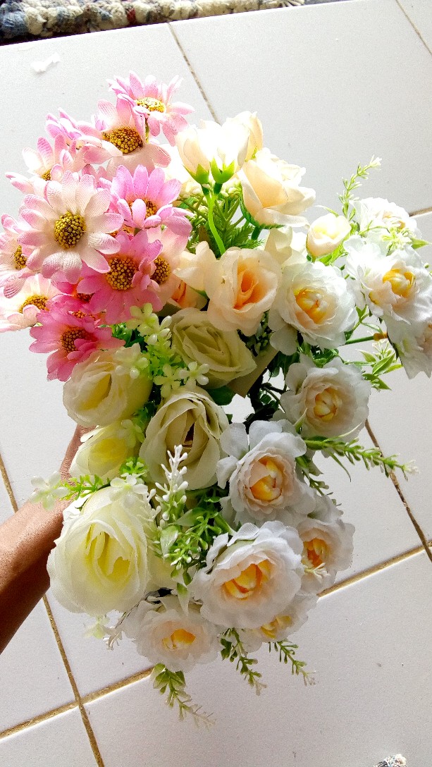 Bunga Mawar Kuncup 7kuntum /bunga Artificial Mawar