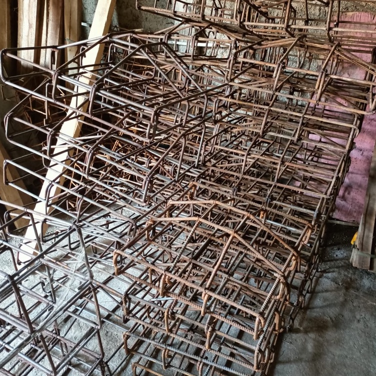 Besi Cakar Ayam