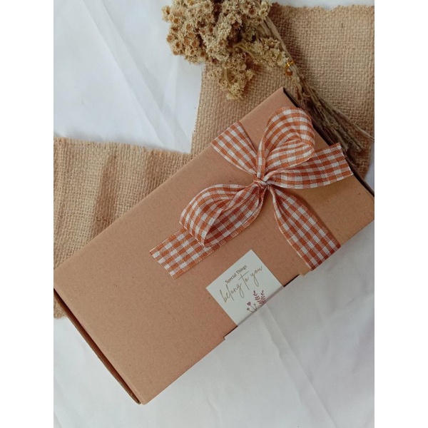 

GIFT BOX HAMPERS CEWEK MURAH