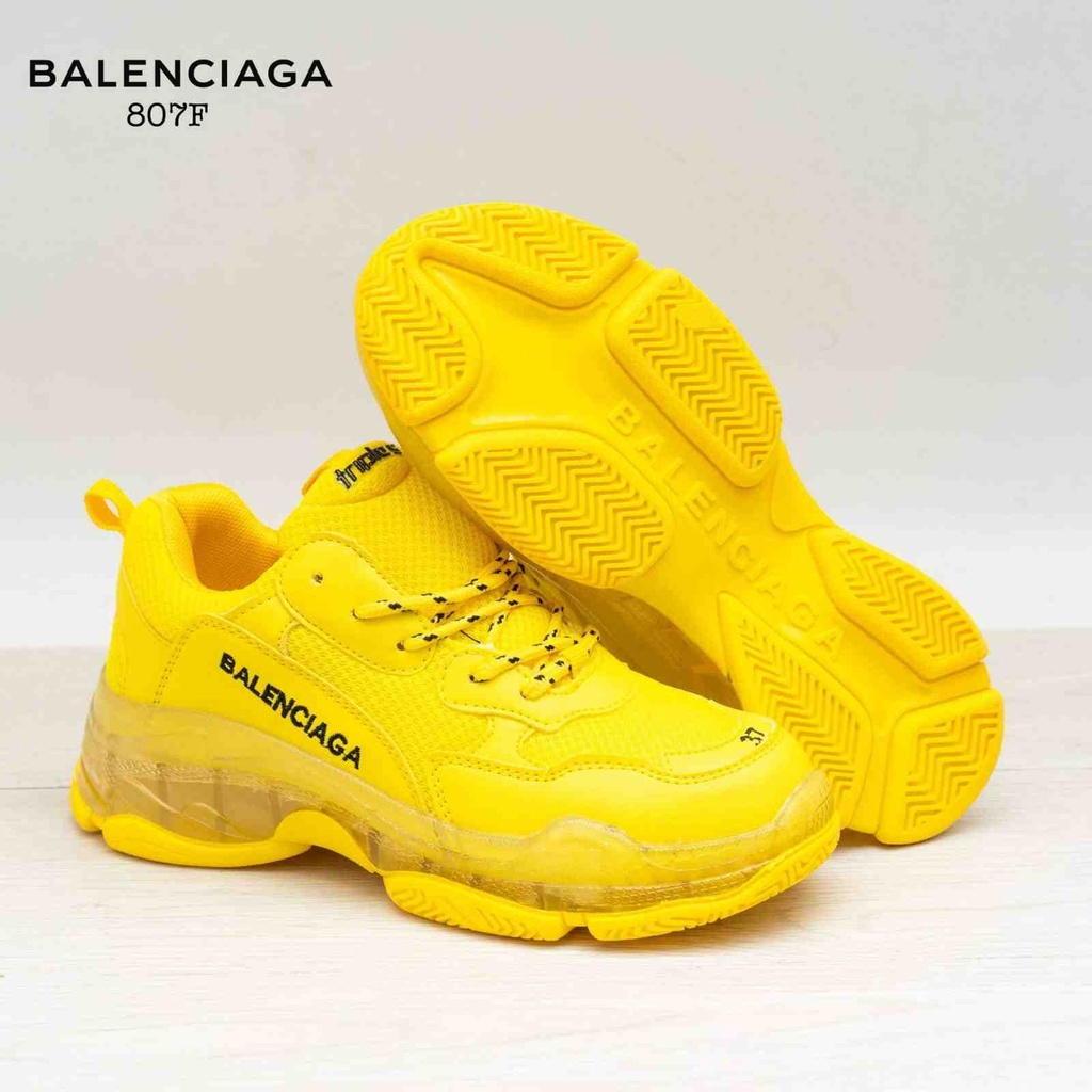SEPATU BC TRIPLE S 807F