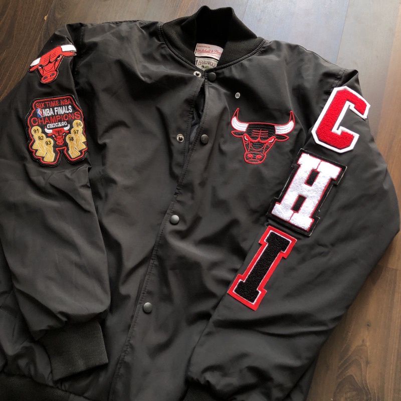 JAKET BOMBER VARSITY CHICAGO BULLS HIGH HIGH QUALITY CASUAL HYPE FASHION PRIA