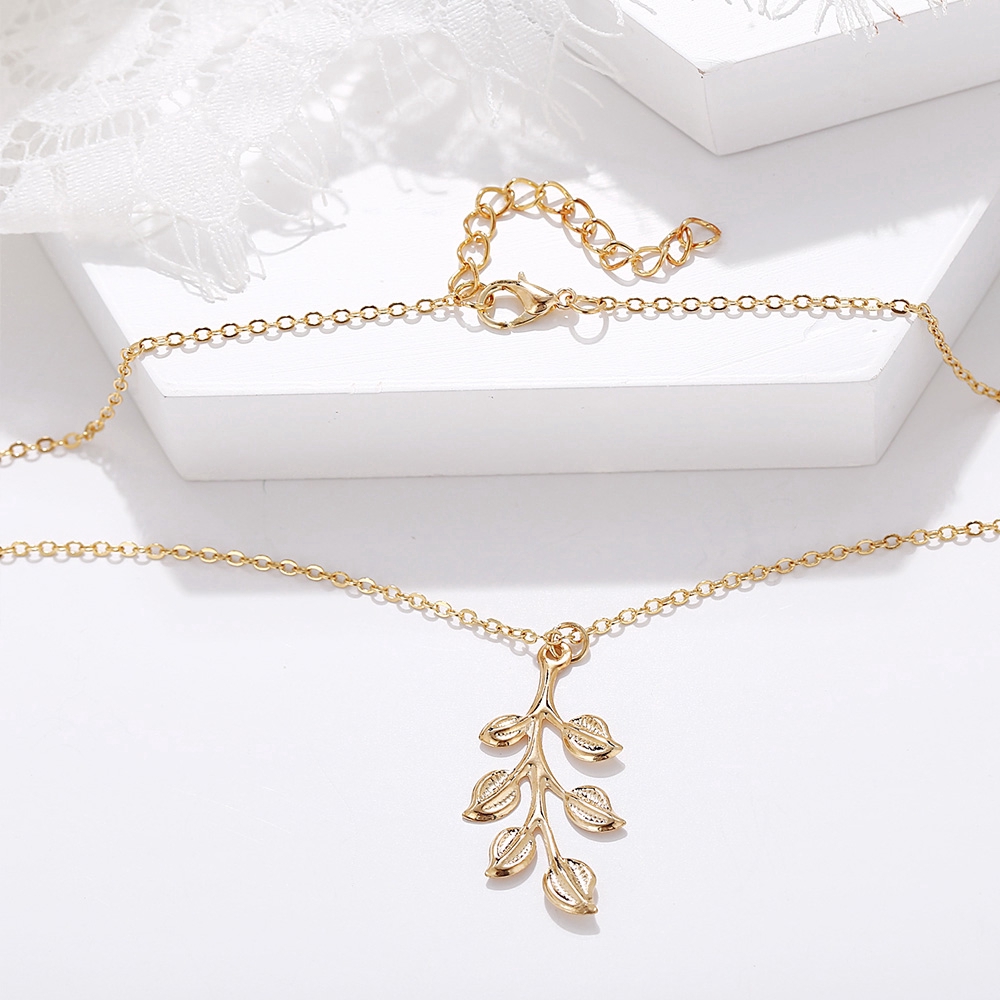 Kalung Rantai Klavikula Hias Liontin Daun Warna Emas Gaya Minimalis Untuk Wanita