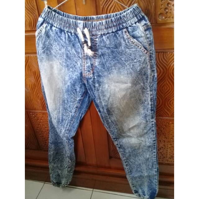 Celana joger basic jeans