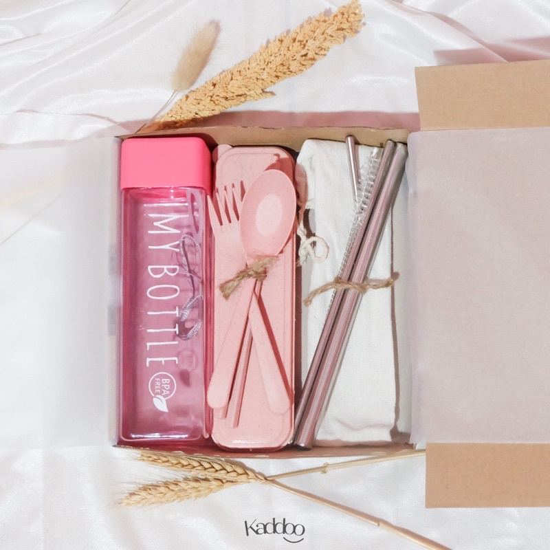 

Hampers Gift Box | Alat Makan Set by Kaddoo.id | Souvenir | Gift Box | Kado Ulang Tahun Wisuda Pernikahan