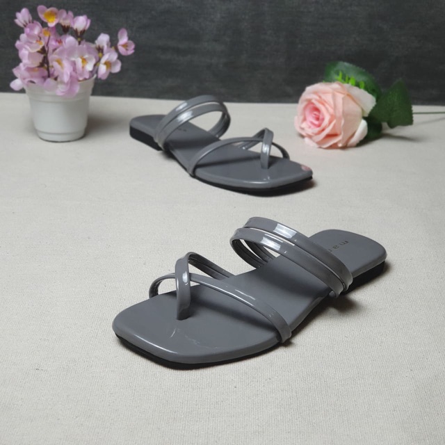 Sandal Flat Wanita Hak 1 cm Ivanka (UR.14)