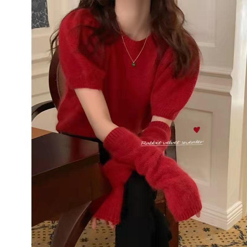 Red Sweater lengan pendek wanita desain ceruk awal musim semi yang chic atasan rajutan pendek retro lengan embusan angin lembut