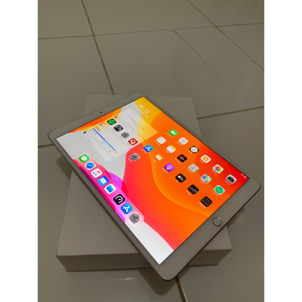 Ipad Air 3 256 wifi + cell garansi resmi iBox