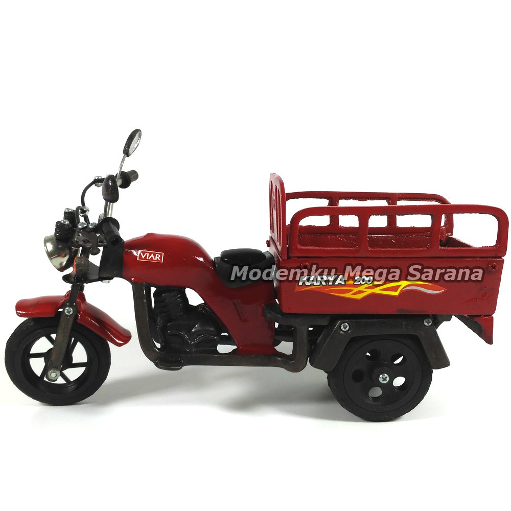 Miniatur Motor Viar Besi 32x15x10cm - Merah