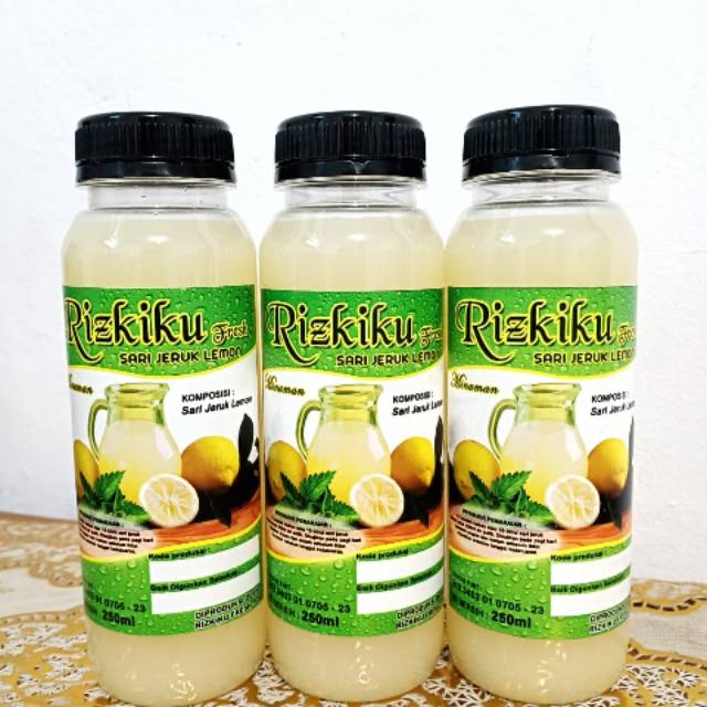 

RIZKIKU SARI LEMON BOTOL 250 ML