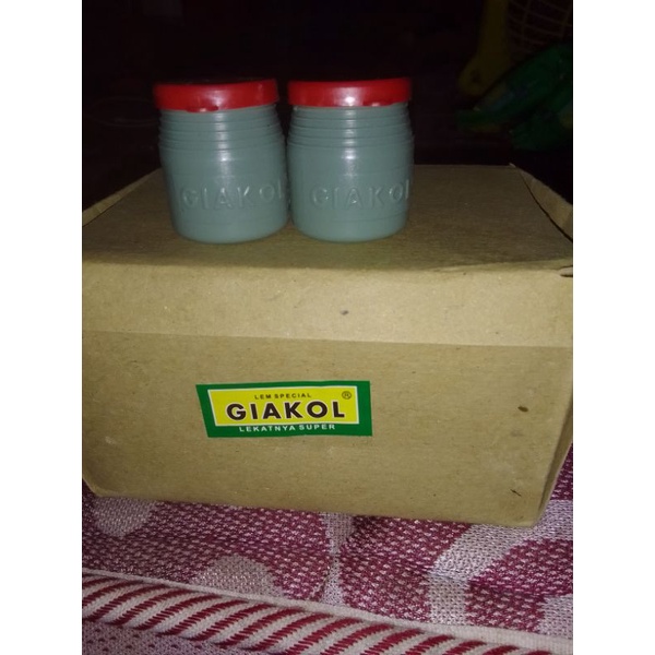 

lem glukol ( lem kertas)