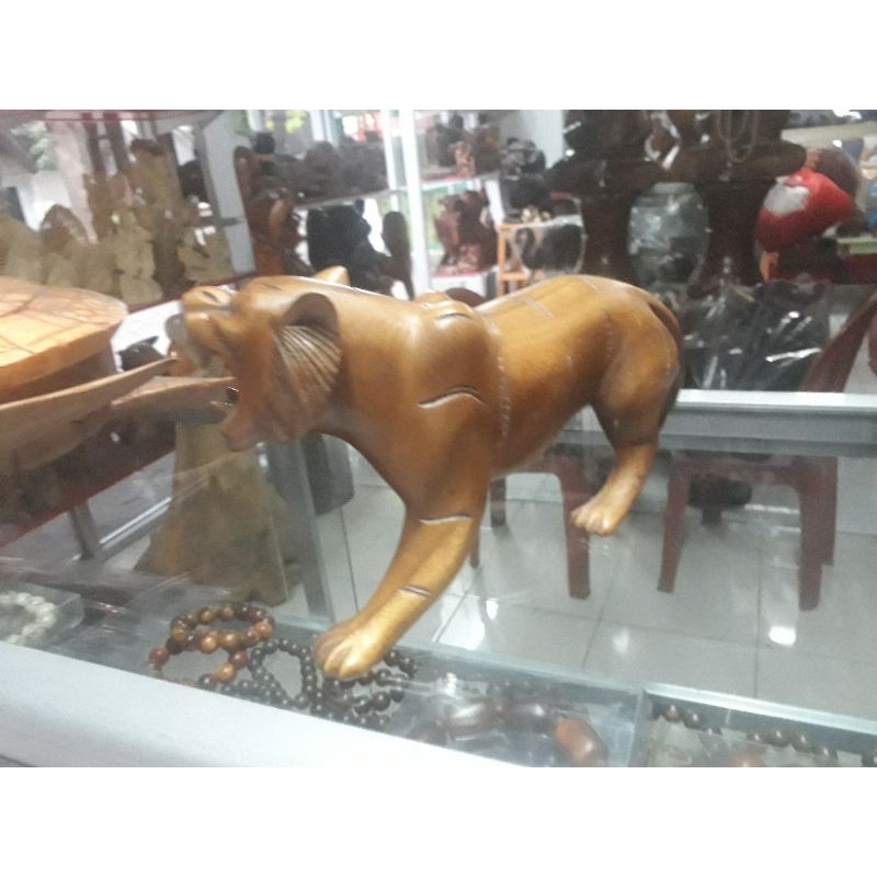 

patungharimauukirantanganbahankayusuar.