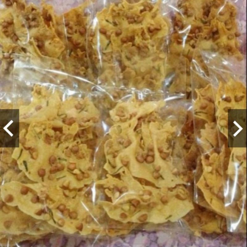 peyek/rempeyek kacang tanah  berat 200gram.