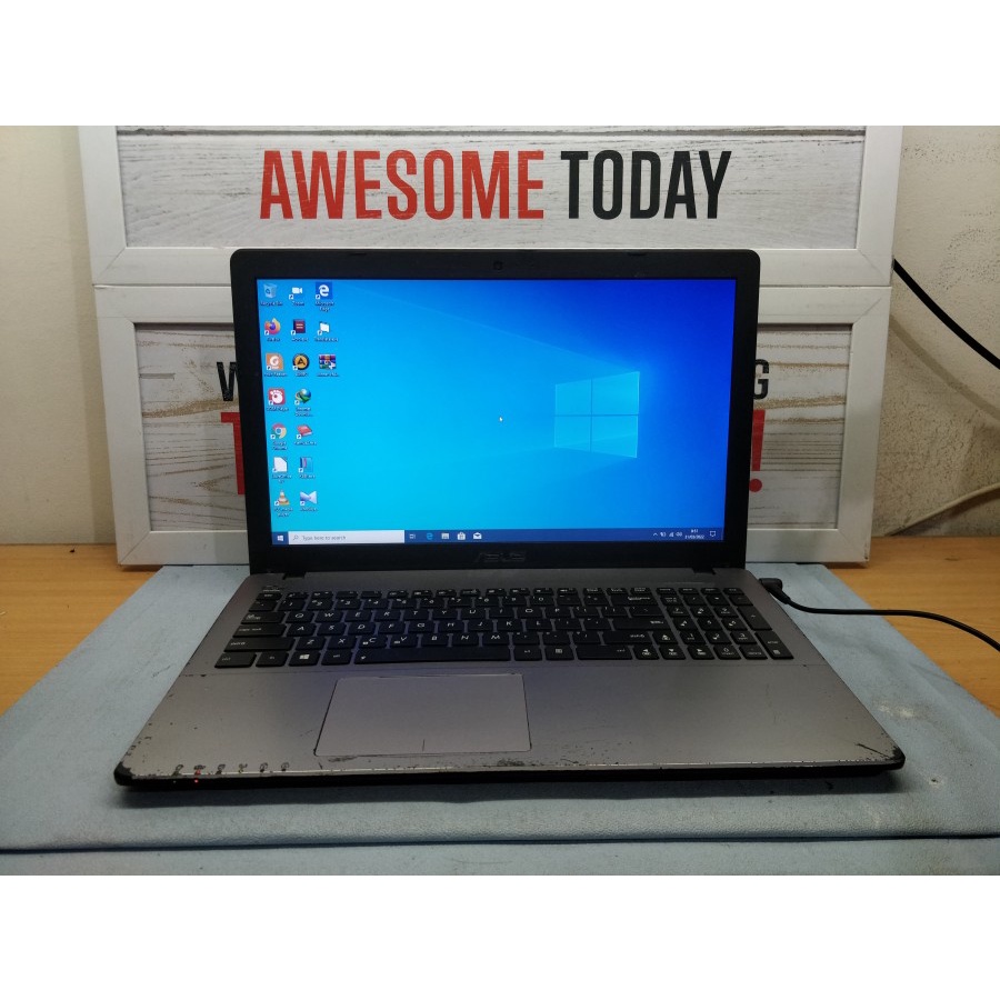 Laptop Asus X550D AMD-A8 5550M/RAM4GB/SSD120GB/AMD Radeon HD Graphics