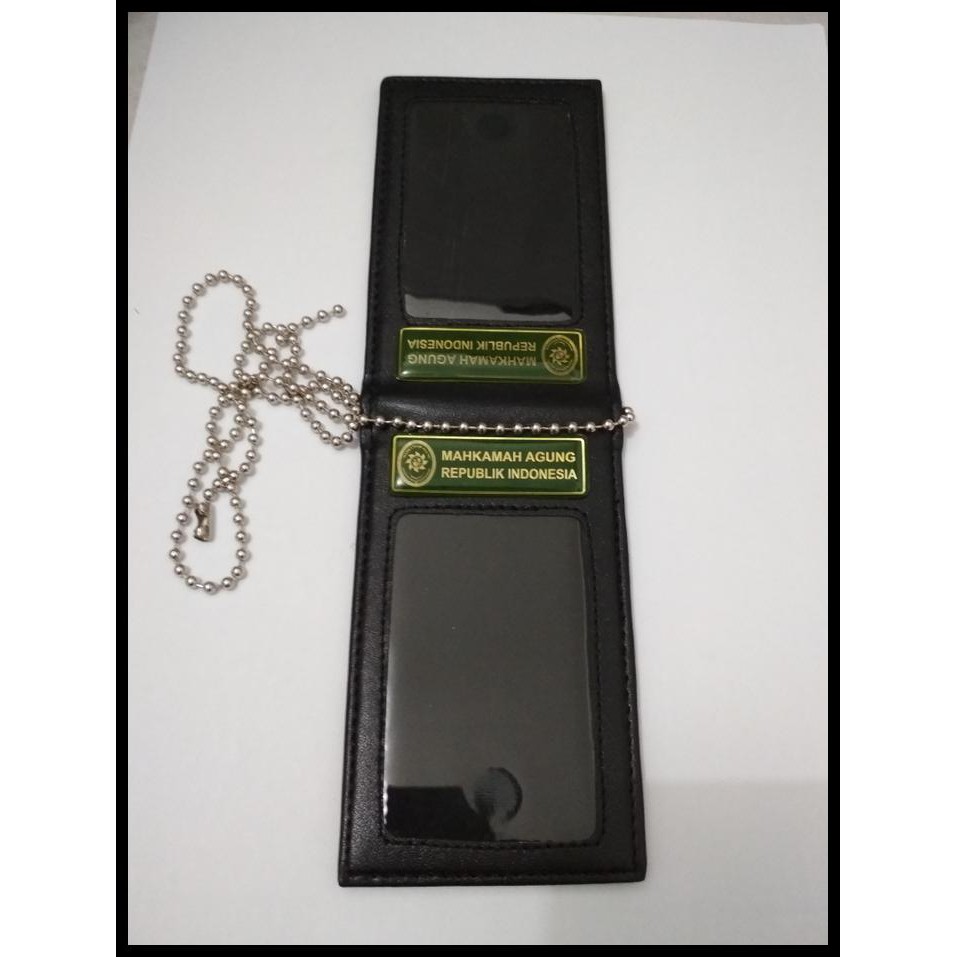 

Ready...Ready...Ready... Name Tag Id Card Holder Kulit Mahkamah Agung Ma Ri Hitam Dof