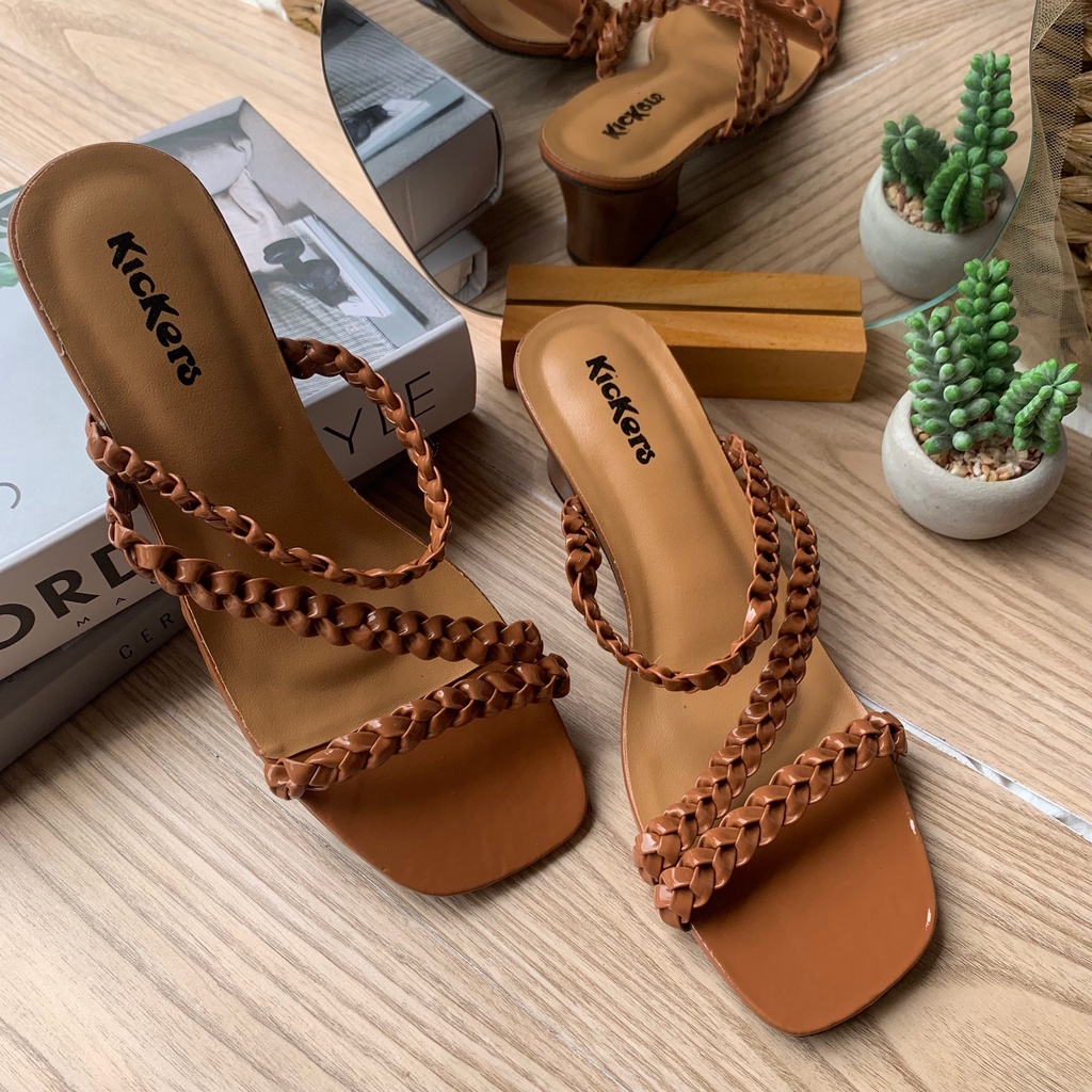 SANDAL HIGHHEELS SLOP TALI KEPANG SINTETIS HAK TAHU PREMIUM 5CM CEWEK TERLARIS TERBARU GITHA HEELS HIGHEELS HAK BUNGKUS TERBARU BLOCK HEELS KEPANG KONDANGAN PESTA WANITA HAK TAHU 5CM TERBARU KEKINIAN