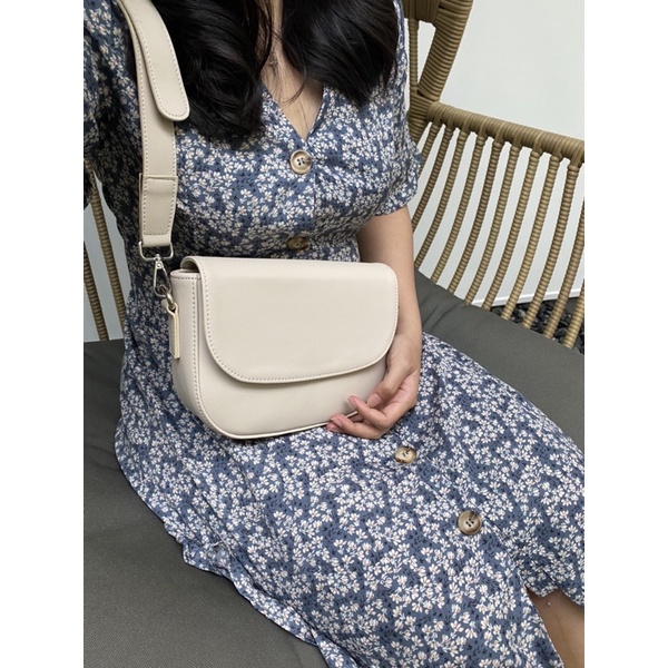 Convince: Raek Tas Selempang - Ivory