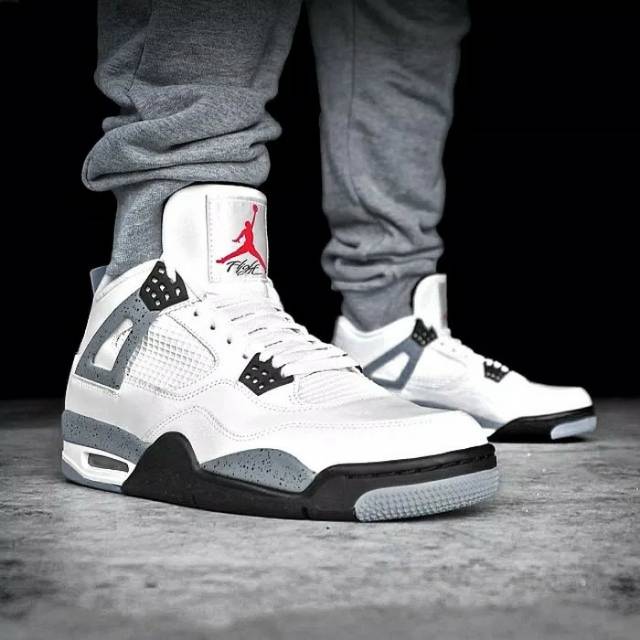 Sepatu Nike Air Jordan 4 Retro White Cement Sneakers pria terbaru sports running
