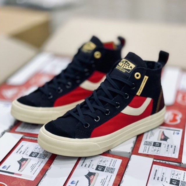 Ventela Yang Ayam Sang Sekerta Lohita High