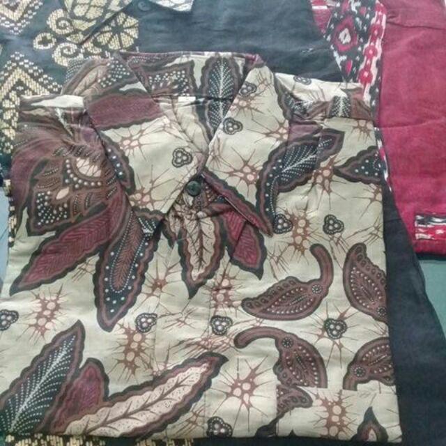 Kemeja Batik Merak Elegant