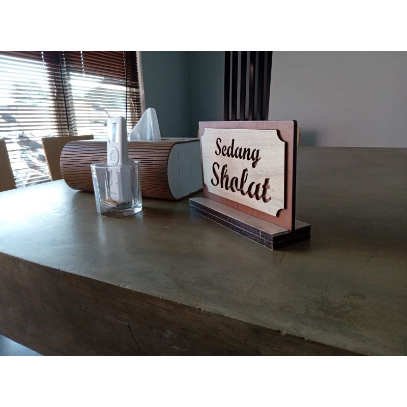 Jual TULISAN SEDANG SHOLAT SOLAT SALAT PAPAN SIGN BOARD STAND UKIR KAYU