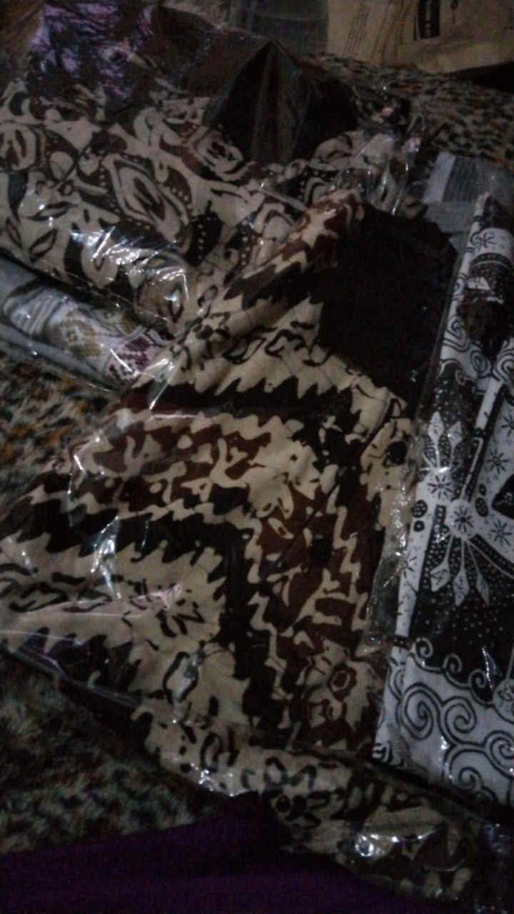 Kaos Pria - Kaos Batik - Print Monocrom - Hq