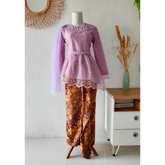 Kebaya wisuda/kebaya audia/kebaya