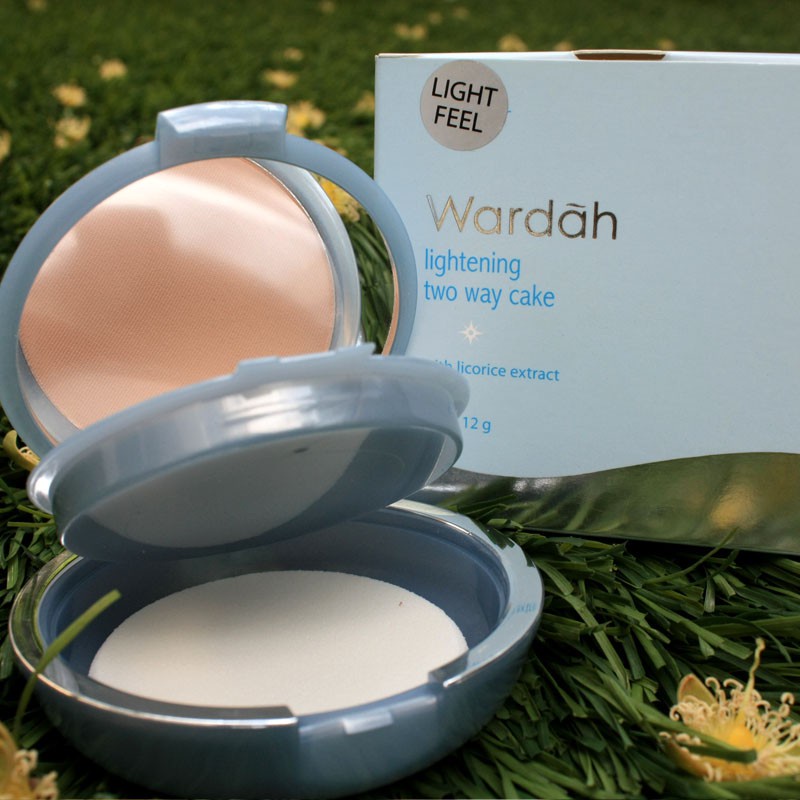 FULL SIZE &amp; REFILL Wardah Lightening Powder Foundation Two Way Cake Light Feel ( TWC ) (VC)