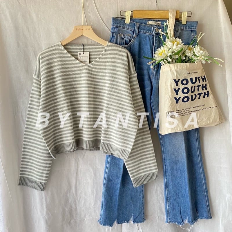 BEFAST - ZEC OOTD Sweater EUNJA / RJT Sweater Crop Rajut Stripy / Sweater Rajut Terbaru 2022 / Atasan Lengan Panjang / Pakaian Wanita Casual / Sweater Motif Garis-Garis / OOTD Wanita Kue Trendy / Terlaris / Sweater Rajut Kekekinian